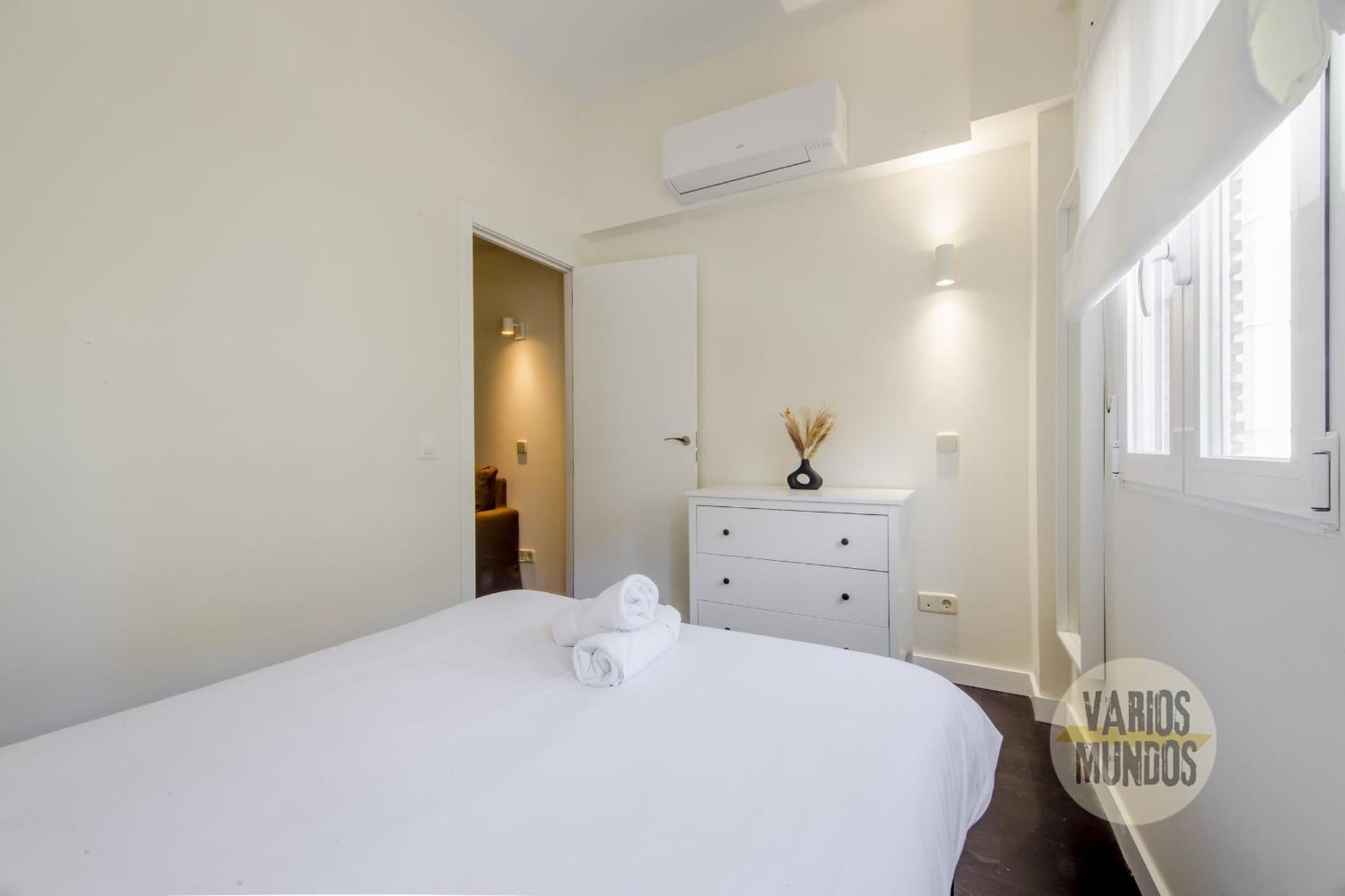 Confortable Apt Para 3 Pax A 1 Min De Gran Via Madrid Bagian luar foto