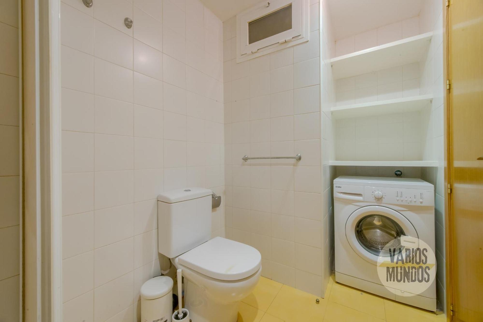 Confortable Apt Para 3 Pax A 1 Min De Gran Via Madrid Bagian luar foto